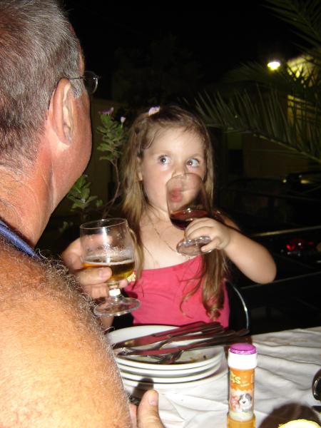 les yeux dans les yeux mais elle c'est du coca