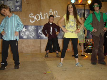 il a super bien danser