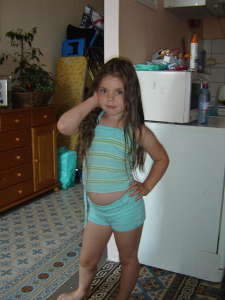 shannen qui pose