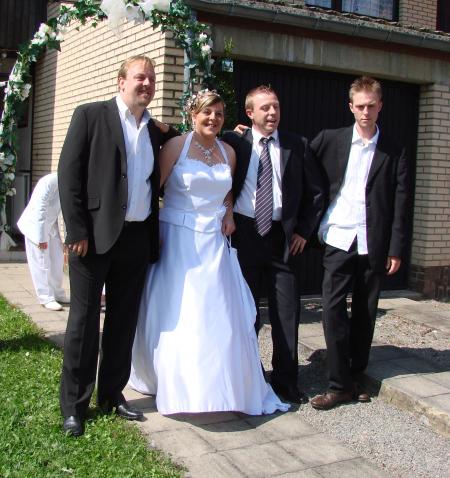 la mariée et ces freres